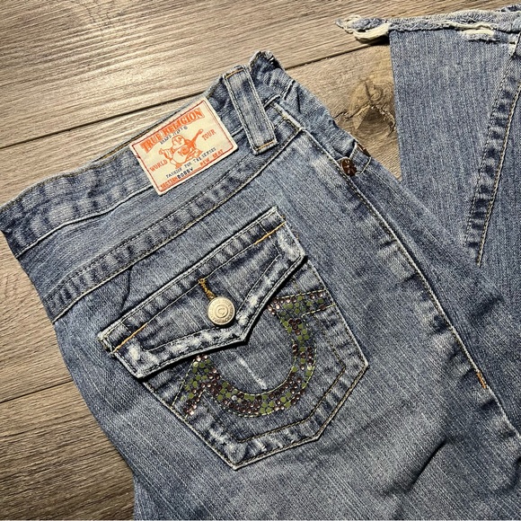 Bootcut Bedazzled True Religion Jeans

Size 32 x 30 - Picture 2 of 3